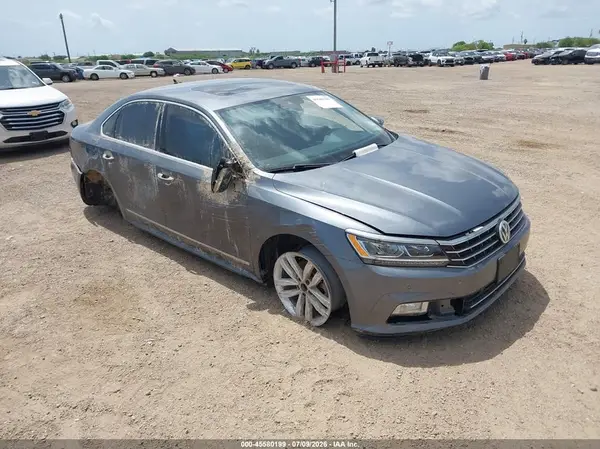 1VWCT7A38HC032899 2017 VOLKSWAGEN PASSAT - Image 1