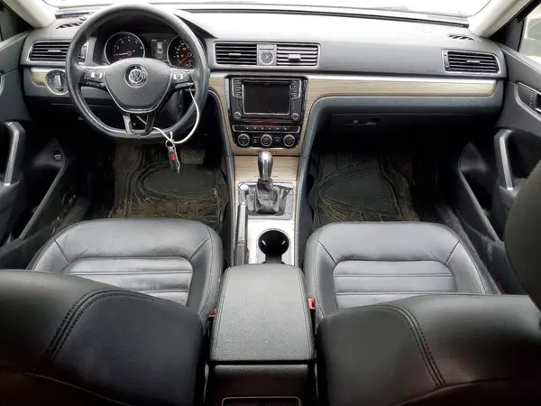1VWCT7A38HC046673 2017 VOLKSWAGEN PASSAT - Image 8