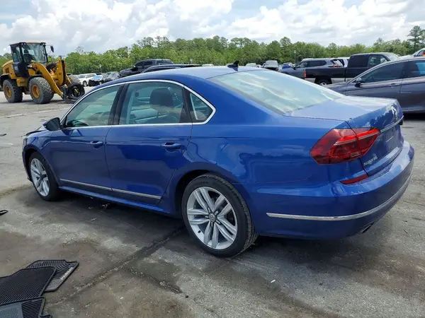 1VWCT7A38HC067118 2017 VOLKSWAGEN PASSAT - Image 2