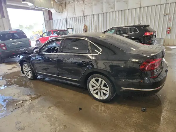 1VWCT7A38HC082024 2017 VOLKSWAGEN PASSAT - Image 2