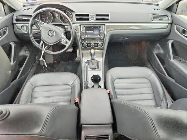 1VWCT7A39HC014119 2017 VOLKSWAGEN PASSAT - Image 8
