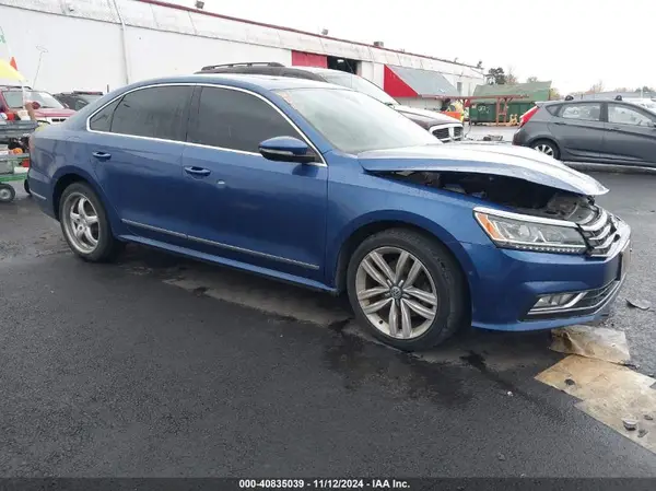 1VWCT7A39HC032409 2017 VOLKSWAGEN PASSAT - Image 1