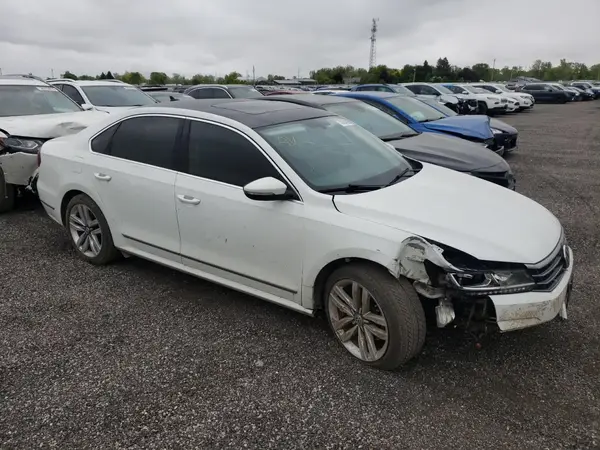 1VWCT7A39HC037027 2017 VOLKSWAGEN PASSAT - Image 1