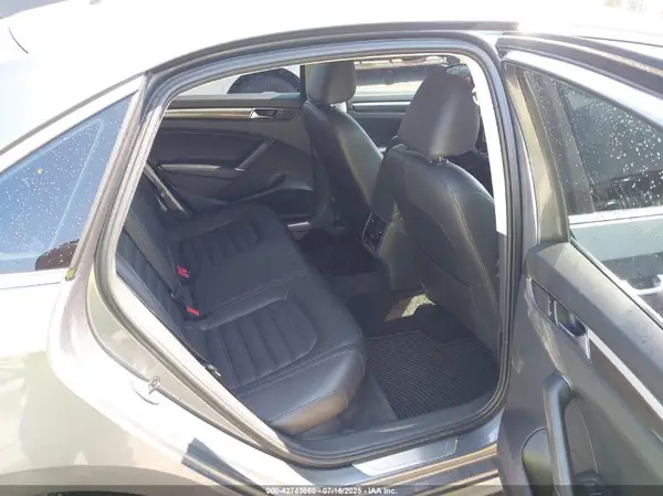 1VWCT7A39HC041062 2017 VOLKSWAGEN PASSAT - Image 8
