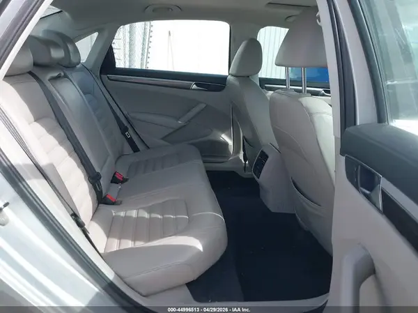 1VWCT7A39HC048271 2017 VOLKSWAGEN PASSAT - Image 8