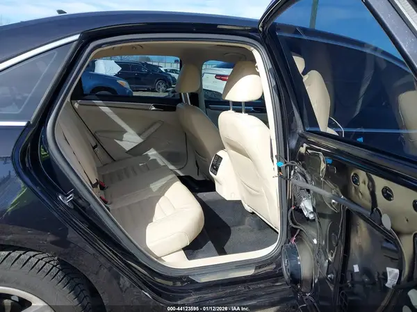 1VWCT7A39HC050666 2017 VOLKSWAGEN PASSAT - Image 8