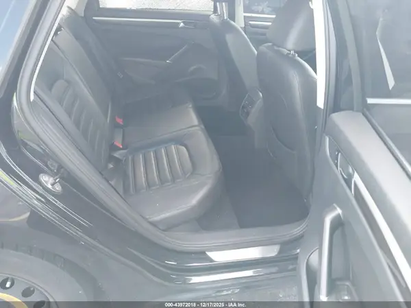 1VWCT7A39HC058329 2017 VOLKSWAGEN PASSAT - Image 8