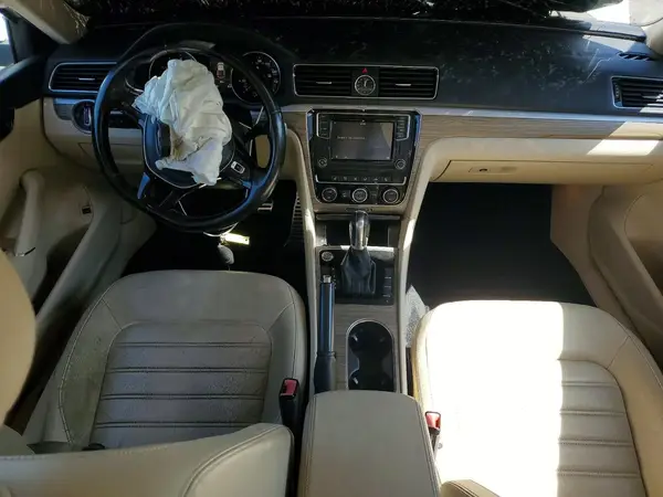 1VWCT7A39HC073364 2017 VOLKSWAGEN PASSAT - Image 8