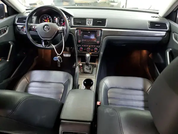 1VWCT7A39HC075650 2017 VOLKSWAGEN PASSAT - Image 8