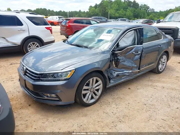 1VWCT7A39HC080637 2017 VOLKSWAGEN PASSAT - Image 2