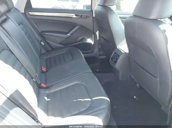 1VWCT7A39HC086177 2017 VOLKSWAGEN PASSAT - Image 8