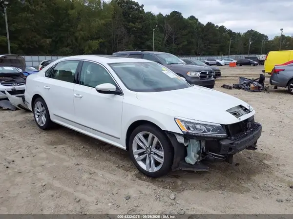 1VWCT7A3XHC014467 2017 VOLKSWAGEN PASSAT - Image 1