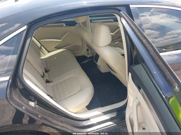 1VWCT7A3XHC029860 2017 VOLKSWAGEN PASSAT - Image 8