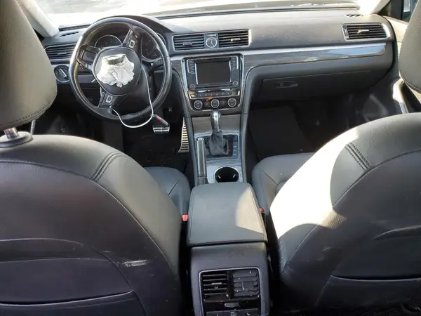 1VWCT7A3XHC042186 2017 VOLKSWAGEN PASSAT - Image 8