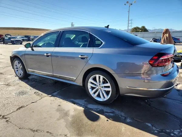 1VWCT7A3XHC053138 2017 VOLKSWAGEN PASSAT - Image 2