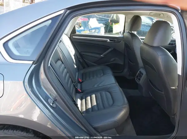 1VWCT7A3XHC057934 2017 VOLKSWAGEN PASSAT - Image 8