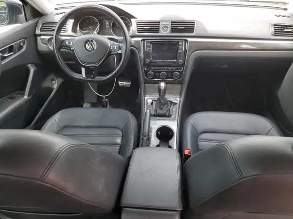 1VWCT7A3XHC060221 2017 VOLKSWAGEN PASSAT - Image 8