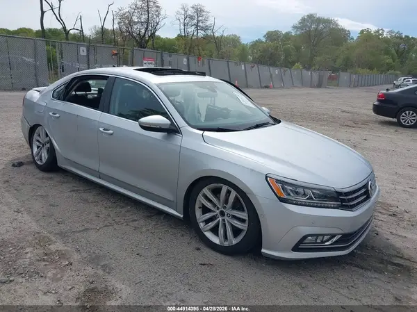1VWCT7A3XHC065631 2017 VOLKSWAGEN PASSAT - Image 1
