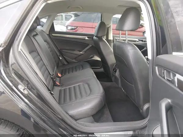 1VWCT7A3XHC071445 2017 VOLKSWAGEN PASSAT - Image 8