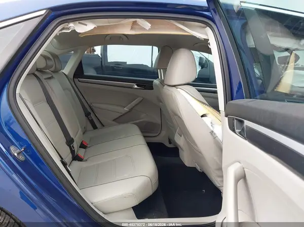 1VWDT7A30HC002459 2017 VOLKSWAGEN PASSAT - Image 8