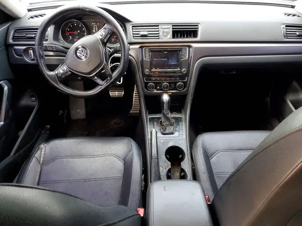 1VWDT7A30HC007046 2017 VOLKSWAGEN PASSAT - Image 8