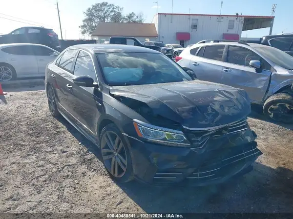 1VWDT7A30HC008570 2017 VOLKSWAGEN PASSAT - Image 1
