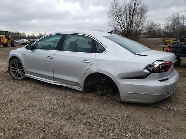 1VWDT7A30HC009802 2017 VOLKSWAGEN PASSAT - Image 2