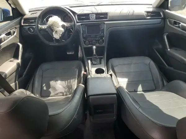 1VWDT7A30HC013235 2017 VOLKSWAGEN PASSAT - Image 8