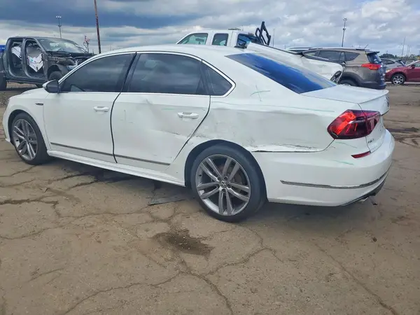 1VWDT7A30HC018547 2017 VOLKSWAGEN PASSAT - Image 2