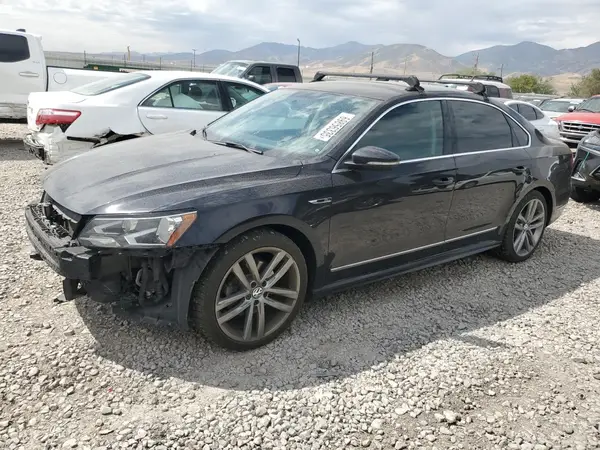 1VWDT7A30HC018631 2017 VOLKSWAGEN PASSAT - Image 1