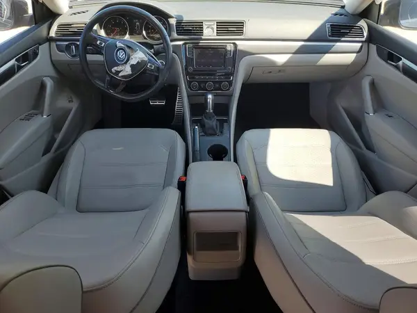 1VWDT7A30HC019424 2017 VOLKSWAGEN PASSAT - Image 8