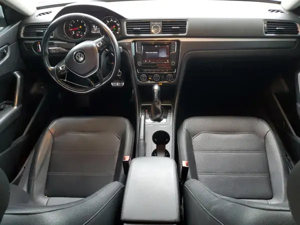 1VWDT7A30HC023182 2017 VOLKSWAGEN PASSAT - Image 8
