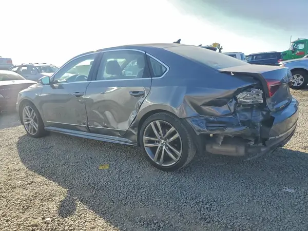 1VWDT7A30HC028320 2017 VOLKSWAGEN PASSAT - Image 2