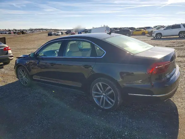 1VWDT7A30HC029757 2017 VOLKSWAGEN PASSAT - Image 2