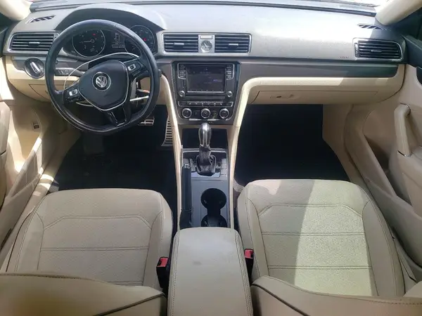 1VWDT7A30HC033498 2017 VOLKSWAGEN PASSAT - Image 8