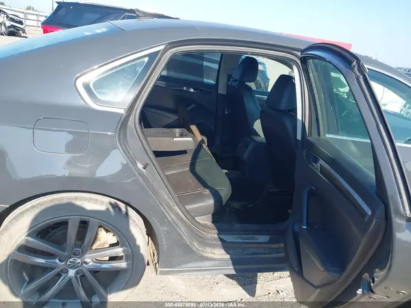 1VWDT7A30HC034277 2017 VOLKSWAGEN PASSAT - Image 8