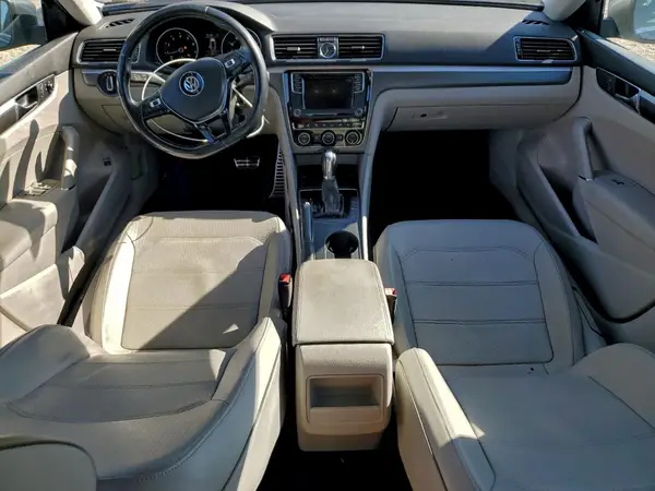 1VWDT7A30HC035414 2017 VOLKSWAGEN PASSAT - Image 8