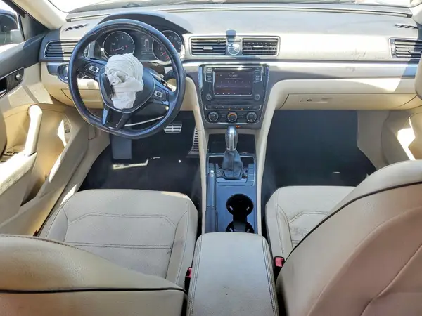 1VWDT7A30HC035591 2017 VOLKSWAGEN PASSAT - Image 8