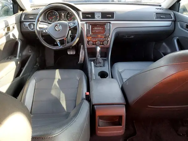 1VWDT7A30HC037227 2017 VOLKSWAGEN PASSAT - Image 8
