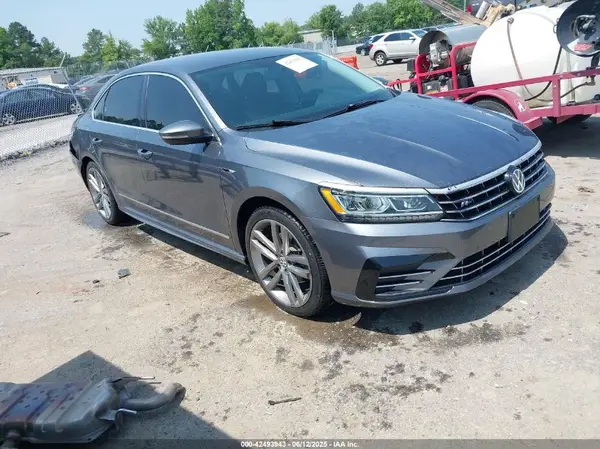 1VWDT7A30HC037681 2017 VOLKSWAGEN PASSAT - Image 1