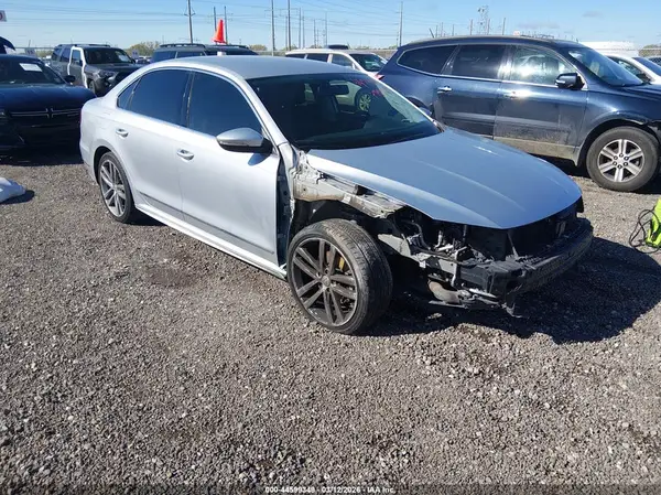 1VWDT7A30HC041701 2017 VOLKSWAGEN PASSAT - Image 1