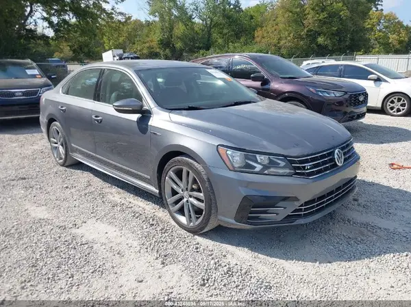 1VWDT7A30HC042217 2017 VOLKSWAGEN PASSAT - Image 1