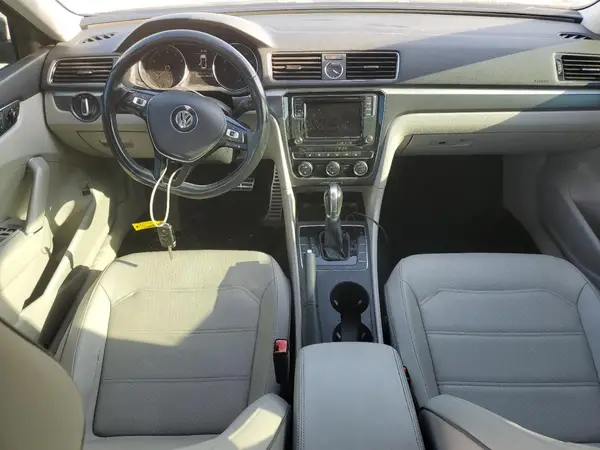 1VWDT7A30HC042279 2017 VOLKSWAGEN PASSAT - Image 8
