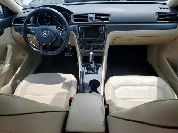 1VWDT7A30HC044887 2017 VOLKSWAGEN PASSAT - Image 8