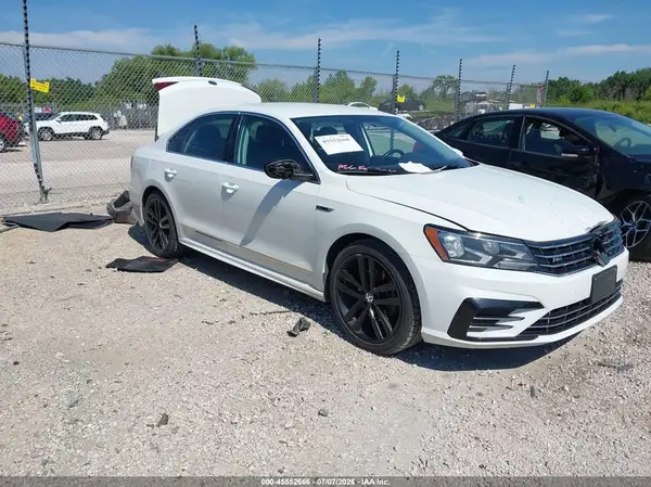 1VWDT7A30HC049054 2017 VOLKSWAGEN PASSAT - Image 1