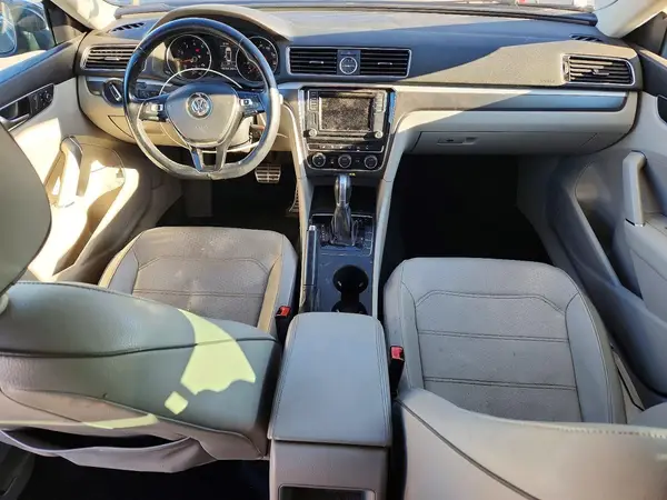 1VWDT7A30HC049488 2017 VOLKSWAGEN PASSAT - Image 8