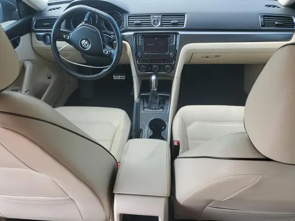 1VWDT7A30HC049815 2017 VOLKSWAGEN PASSAT - Image 8