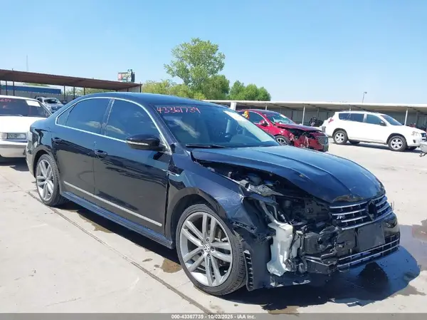 1VWDT7A30HC050737 2017 VOLKSWAGEN PASSAT - Image 1