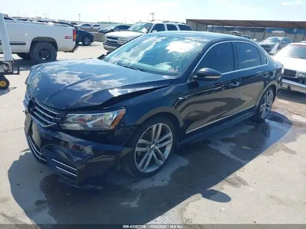 1VWDT7A30HC050737 2017 VOLKSWAGEN PASSAT - Image 2