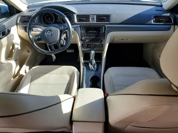 1VWDT7A30HC053556 2017 VOLKSWAGEN PASSAT - Image 8